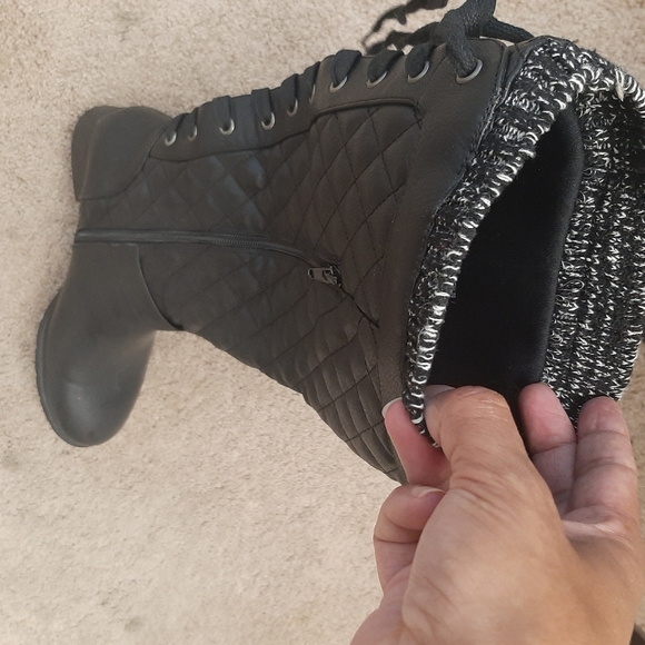 Boots - Picture 4 of 4